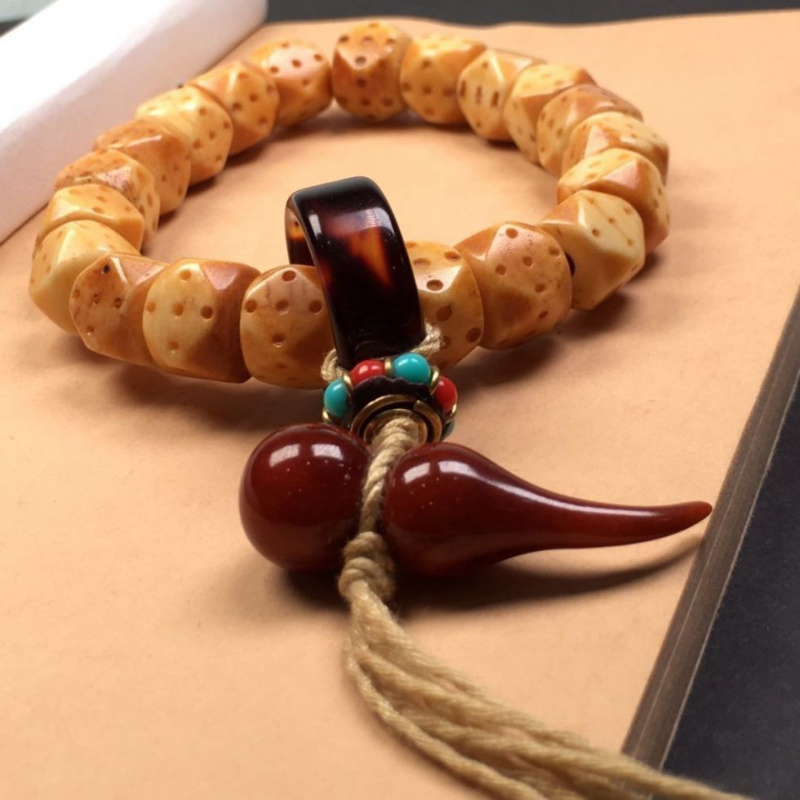 Knochen-Perlen im Jadestil mit – Vintage Collectibles And More Bewertung und Preis