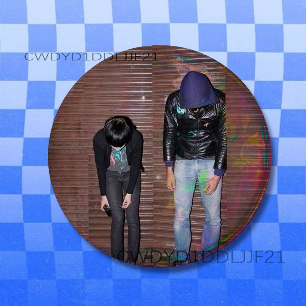 C-Crystal Castles Band Amnesty – Collectible Vintage Brooches Bewertung und Preis