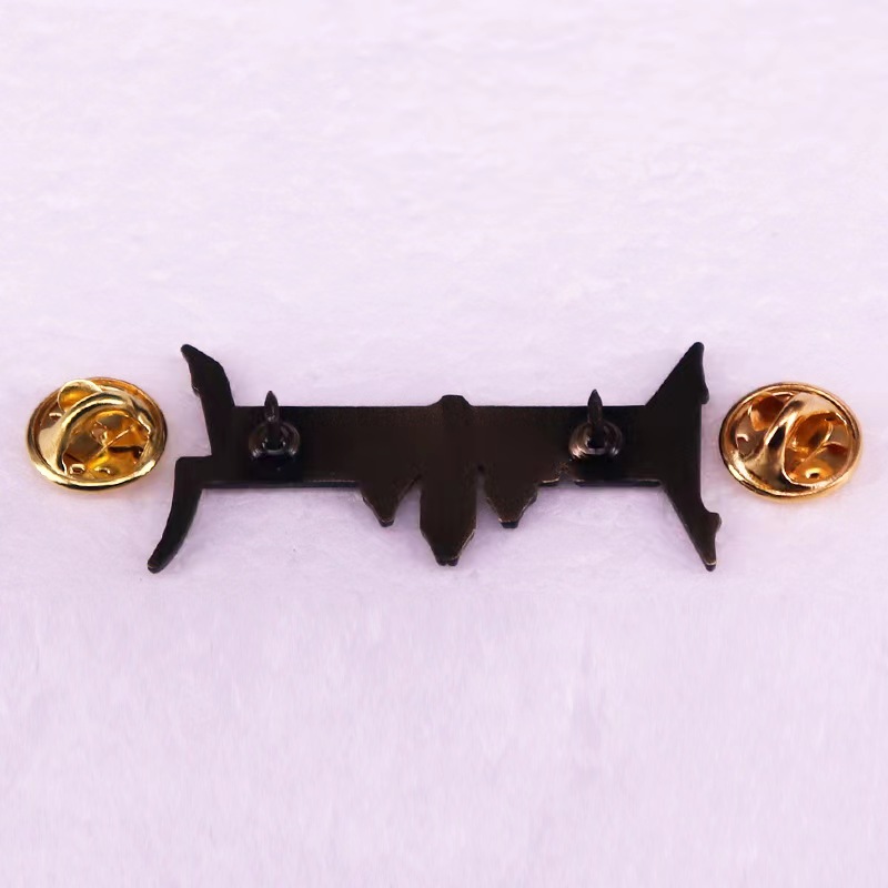 Hochwertige Emaille-Anstecknad – Collectible Vintage Brooches Bewertung und Preis