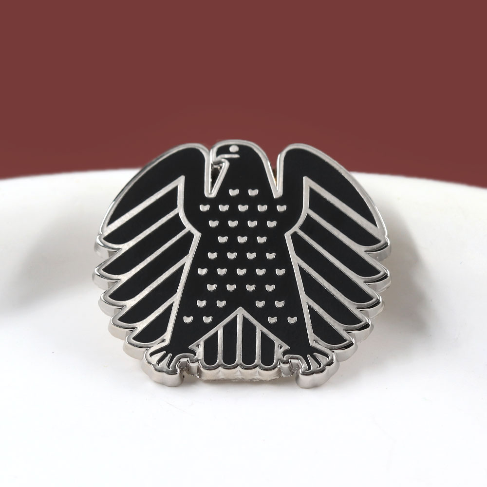 Deutsche Bundesrepublik Black  – Collectible Vintage Brooches Bewertung und Preis